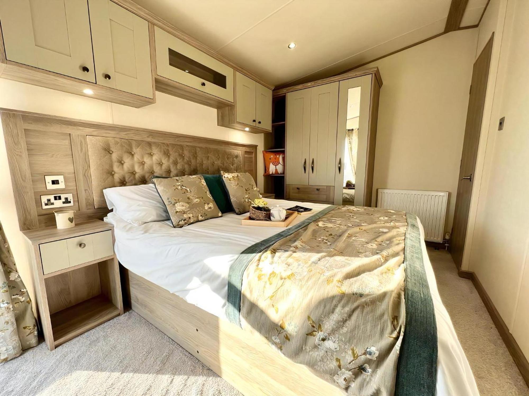 Stunning Caravan With Full Lake View At Southview Holiday Park Ref 33004Ml 斯凯格内斯 外观 照片